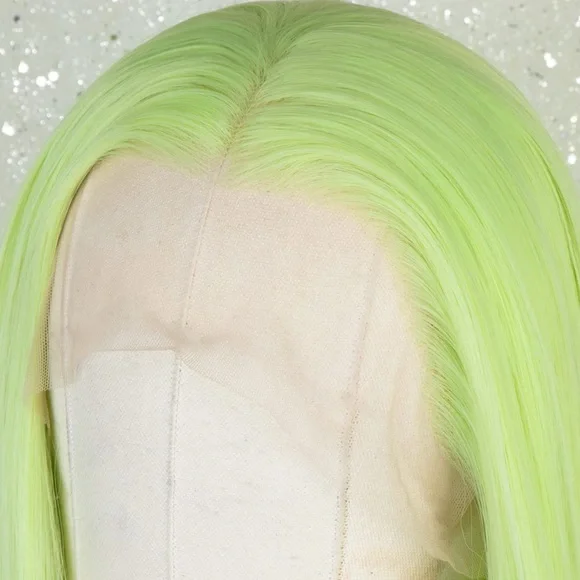 - 22 green straight lace front wig *NEW*
